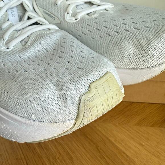 Brooks Ghost Max White Men Running Sneakers - SZ 10.5 main image 16